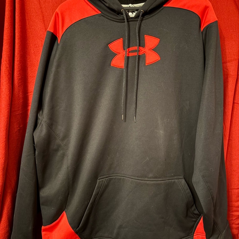 Under Armour size 3XL men’s sweatshirt.